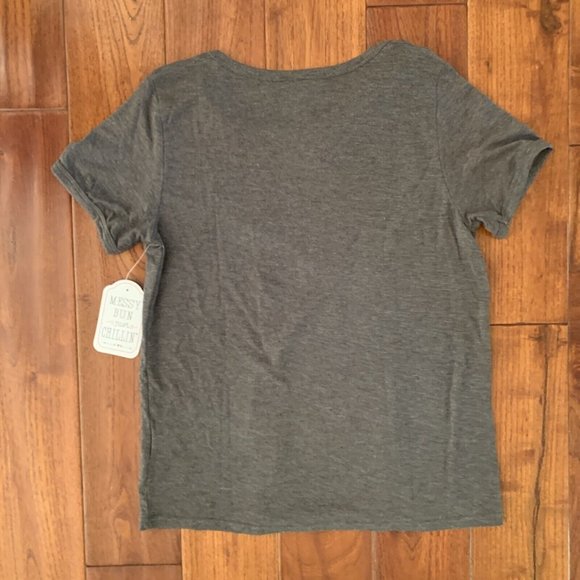 Messy Bun Just Chillin' Embroidered Floral Rose Grey super soft T-Shirt size M - Picture 7 of 9